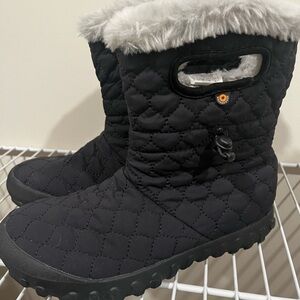 Bogs B Moc Black Quilted Winter Boots with Gray Fur Trim